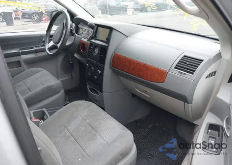 2008 Chrysler Town & Country Lx from USA, damaged, VIN 2A8HR44H28R623842